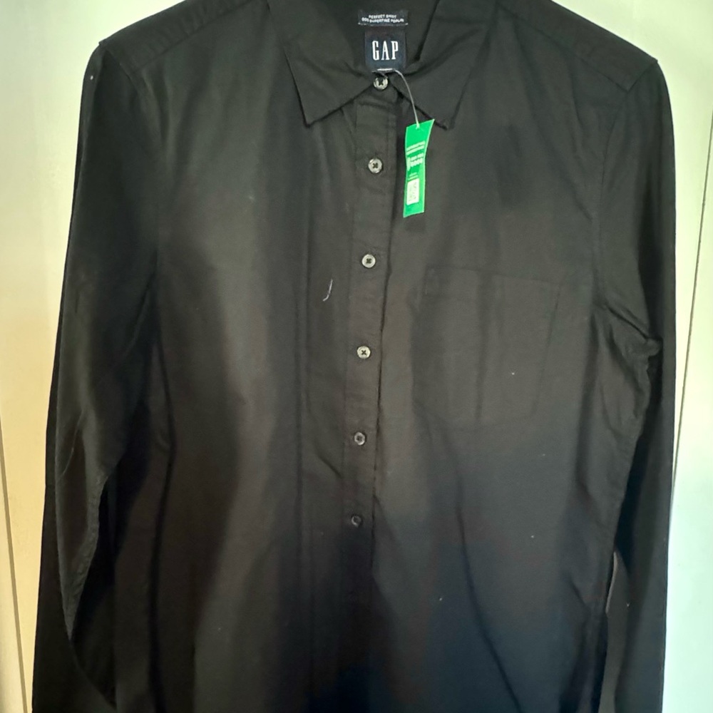 GAP Perfect Short Classic Black Button Down Superfine Poplin